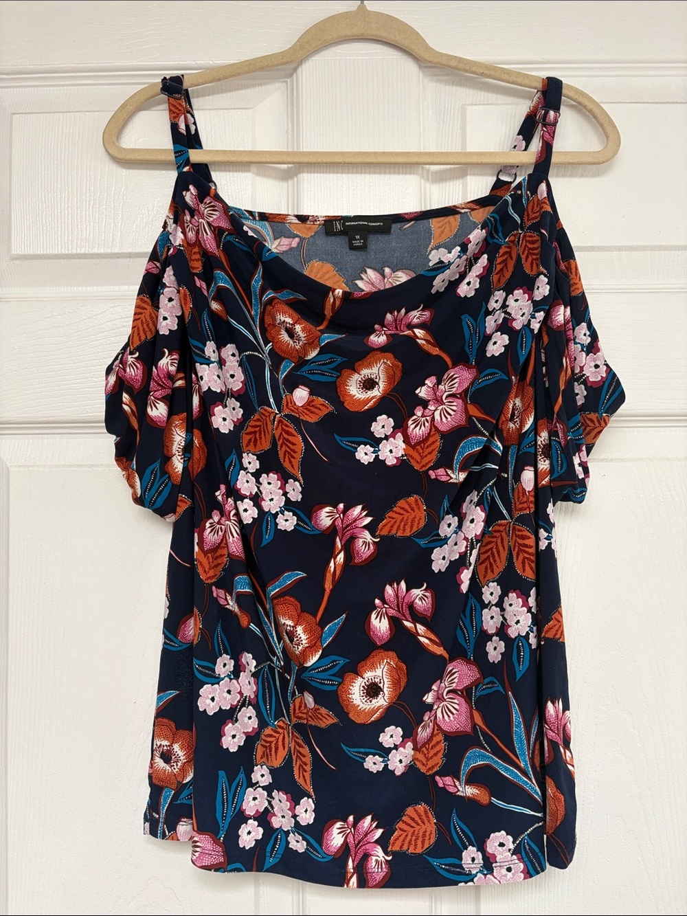 cold shoulder cowl neck top. 🧡